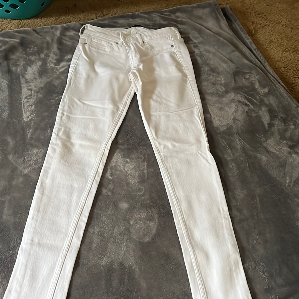 Abercrombie size 4R super skinny white jeans